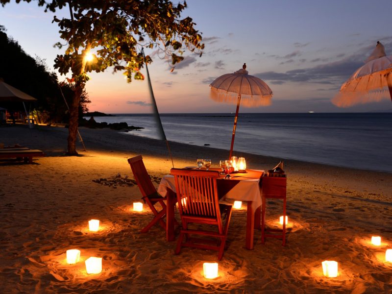 Romantic Beach Dinner <small>[2024]</small>